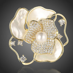 brošňa kvet s pravou perlou a zirkónmi