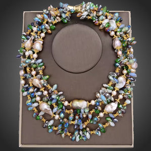 Náhrdelník Exclussive s keshi perlami a krištáľmi Lerrya