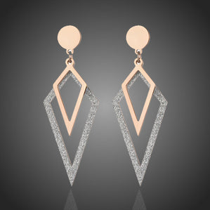 náušnice trojuholníky z chirurickej ocele