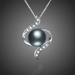 Náhrdelník s čiernou riečnou perlou Samantines