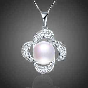 Náhrdelník s bielou perlou Giordanes