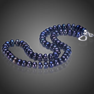 náhrdelník s čiernymi riečnymi perlami srdce