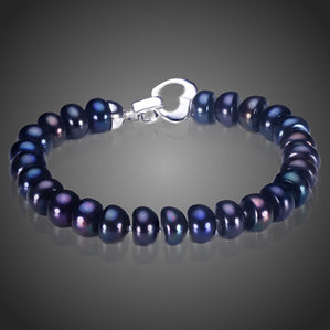 náramok s čiernymi riečnymi perlami srdiečko