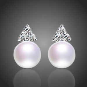 Náušnice  s bielymi riečnymi perlami  Nannia