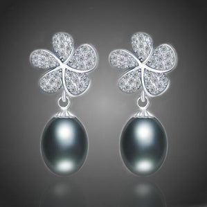 Náušnice s čiernymi riečnymi perlami Niccias