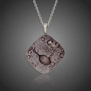 originálny náhrdelník zo skla hnedý bublinkový