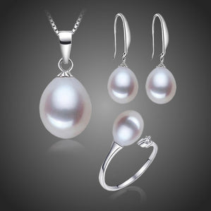 Set s bielymi riečnymi perlami Giovana